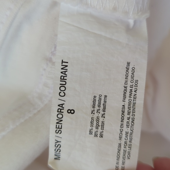 Gloria Vanderbilt Slimming Mia Belted Cuff Bermuda Shorts 8 White Pockets - Picture 13 of 16